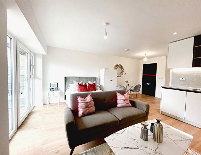 1 Bedroom Studio To Rent In Beaufort Square, London, NW9