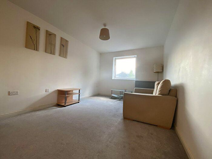 2 Bedroom Flat To Rent In Bronte Close, SL1