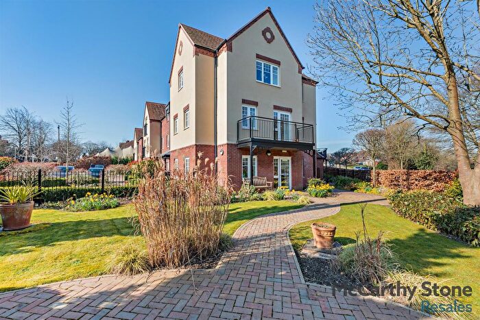 2 Bedroom Flat For Sale In Copthorne Road, Shrewsbury, SY3