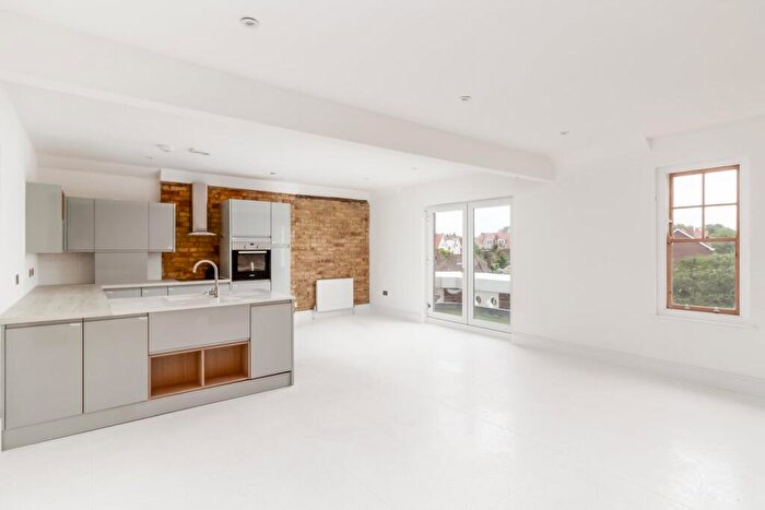3 Bedroom Apartment To Rent In Shorncliffe Road, Folkestone, CT20