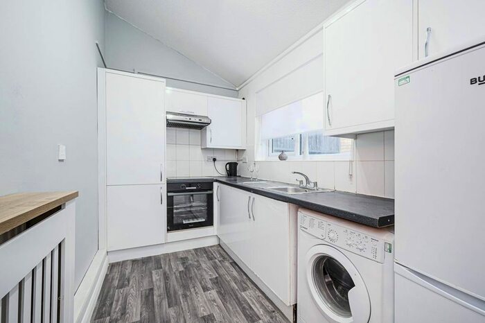 4 Bedroom Flat To Rent In Samuel Close, Haggerston, London, E8