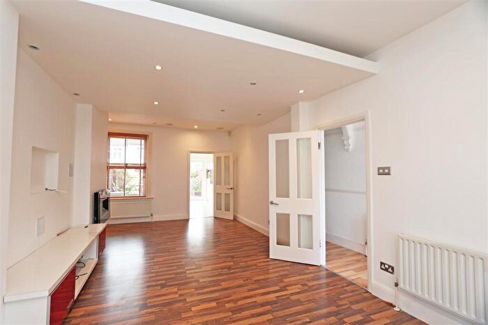 4 Bedroom Terraced House To Rent In Addiscombe Court Road, Croydon, CR0