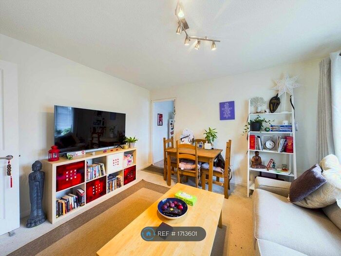 1 Bedroom Flat To Rent In Alexandra Court, Hemel Hempstead, HP2