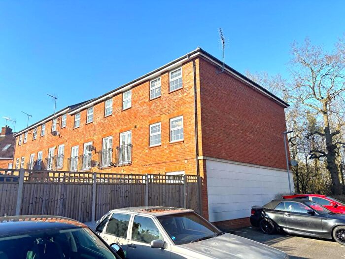 3 Bedroom End Of Terrace House For Sale In Merrick Close, Stevenage, SG1