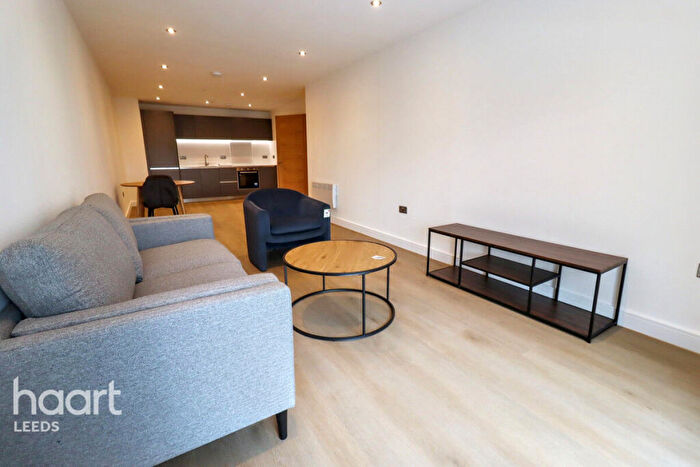 2 Bedroom Apartment For Sale In York Road, Leeds, LS9
