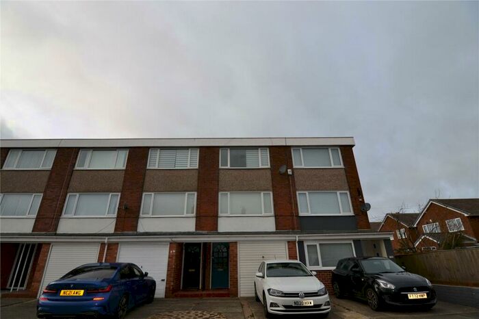 2 Bedroom Apartment To Rent In Goresdene Avenue, Whitley Bay, NE26