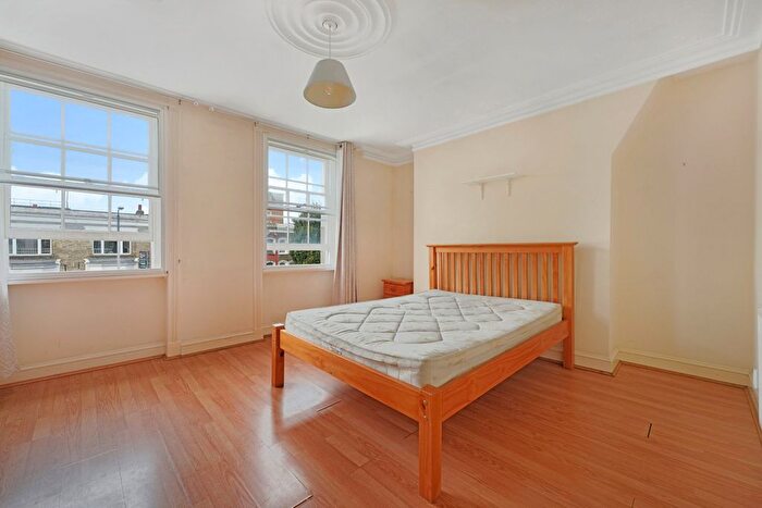 4 Bedroom Terraced House To Rent In Commercial Road, Tower Bridge, E1
