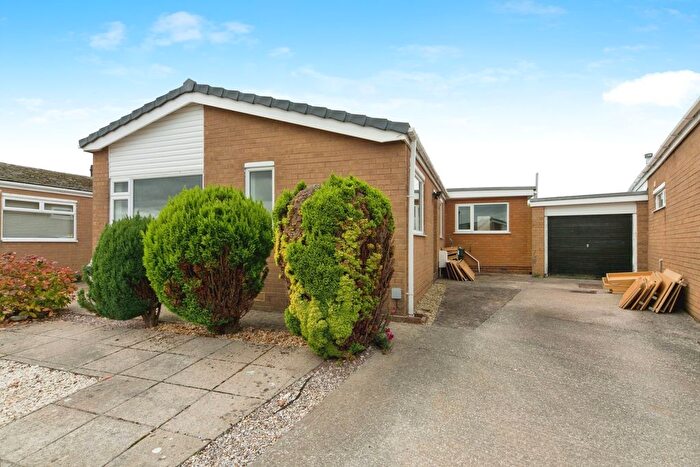 2 Bedroom Bungalow For Sale In Drake Close, Penrhyn Bay, Llandudno, Conwy, LL30