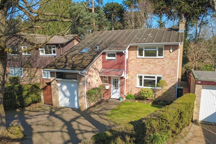 4 Bedroom Detached House For Sale In Redwood Glade, Leighton Buzzard, LU7