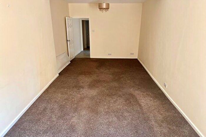 1 Bedroom Flat To Rent In Tankerville Road, Southampton, SO19