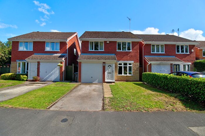 3 Bedroom Detached House For Sale In Swinforge Way, Swindon, DY3