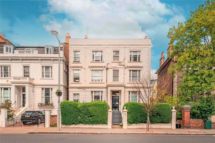Studio To Rent In Pembridge Villas, London, W11