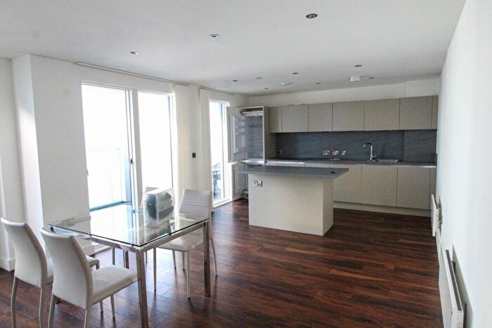 3 Bedroom Apartment To Rent In Greengate Salford, M3