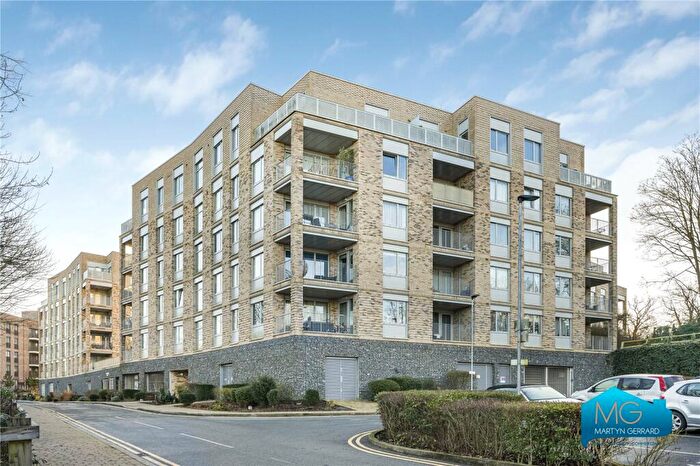 3 Bedroom Apartment To Rent In Medawar Drive, London, NW7