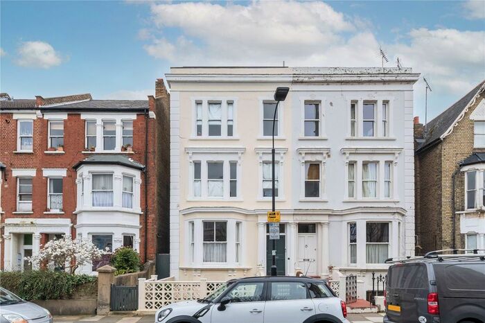 1 Bedroom Flat To Rent In Leysfield Road, London, W12