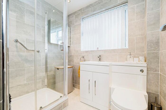 1 Bedroom Flat For Sale In Ongar Way, Rainham, RM13