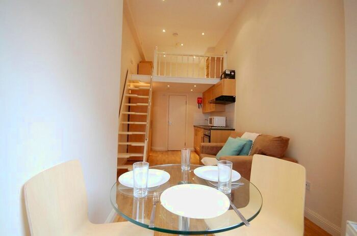 Studio To Rent In Palace Court, Notting Hill / Bayswater, W2