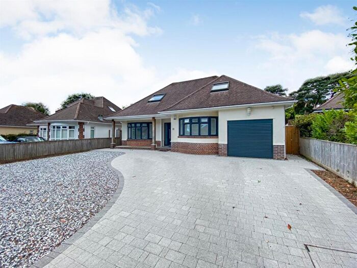 4 Bedroom Chalet For Sale In Dulsie Road, Talbot Woods, Bournemouth, BH3