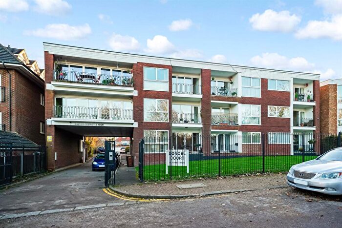 2 Bedroom Apartment For Sale In Forest View, North Chingford, E4