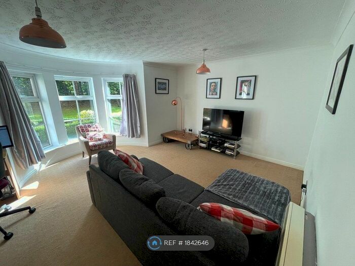 2 Bedroom Flat To Rent In Tiverton Court, Northwich, CW9