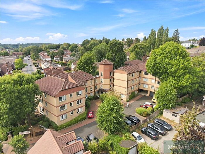 1 Bedroom Flat For Sale In High Road, Loughton, Essex, IG10