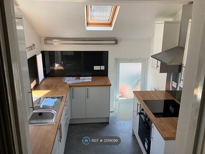 2 Bedroom Flat To Rent In Baden Powell Street, Gateshead, NE9