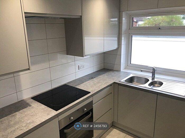 2 Bedroom Flat To Rent In Edster Court, Portslade, Brighton, BN41