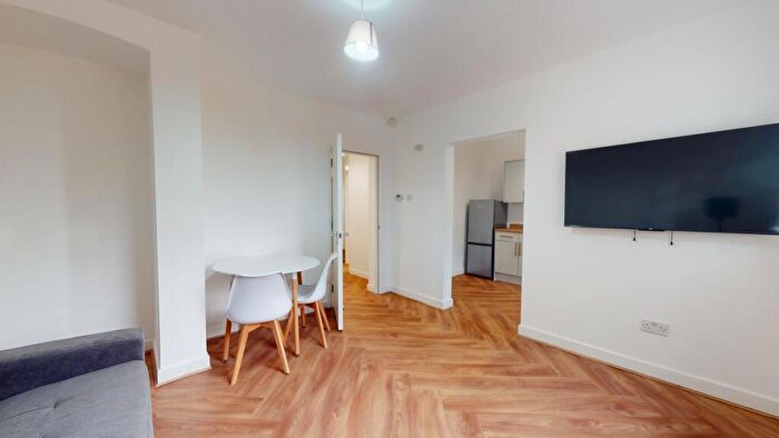 1 Bedroom Flat To Rent In Cardigan Road, Leeds, LS6
