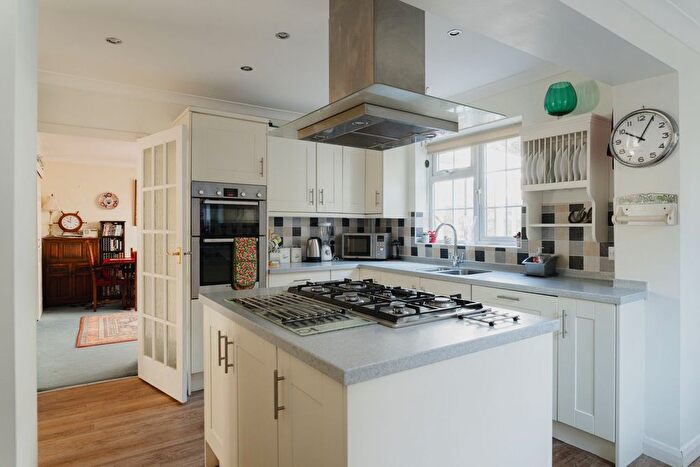 4 Bedroom Detached House For Sale In West Farm Drive, Ashtead, KT21