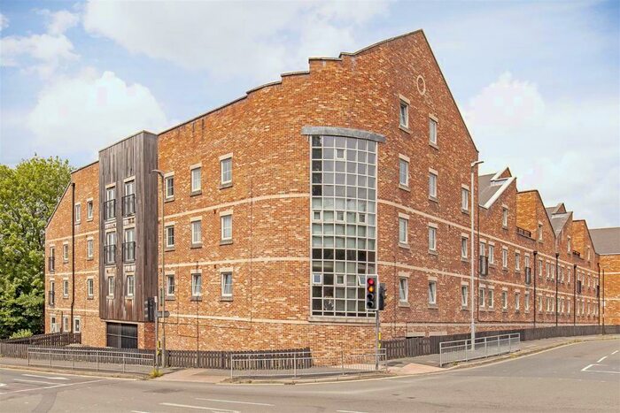 1 Bedroom Flat To Rent In Piccadilly Heights, Wain Avenue, Chesterfield, S41