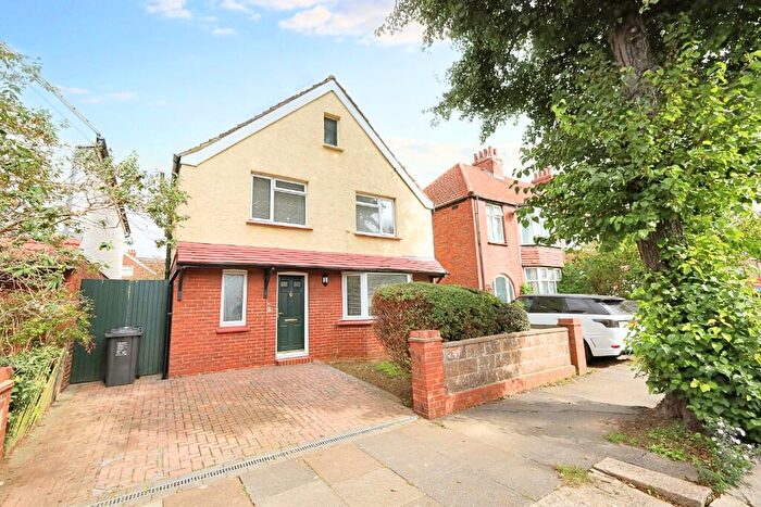 3 Bedroom Detached House For Sale In Hallyburton Road, Hove, East Sussex, BN3