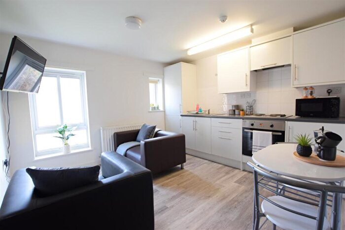 2 Bedroom Flat To Rent In Brayford Court - Apt - Student Apartment - /, LN1