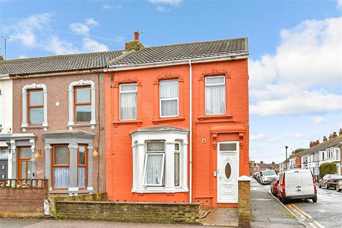 1 Bedroom Flat For Sale In High Street, Sheerness, Kent, ME12