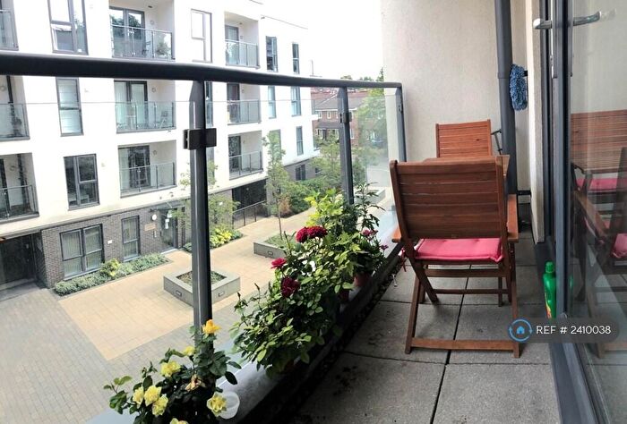 2 Bedroom Flat To Rent In Nankeville Court, Woking, GU22