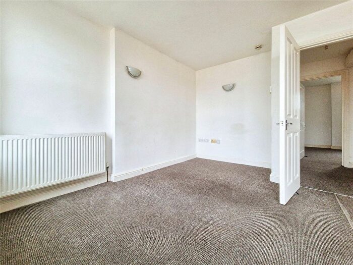 1 Bedroom Flat For Sale In Avenue Road, Ilfracombe, EX34