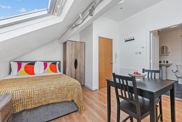 1 Bedroom Flat To Rent In Vinery Road, Leeds, LS4