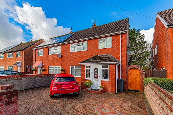 3 Bedroom Property For Sale In Heol Carnau, Ely, Cardiff, CF5