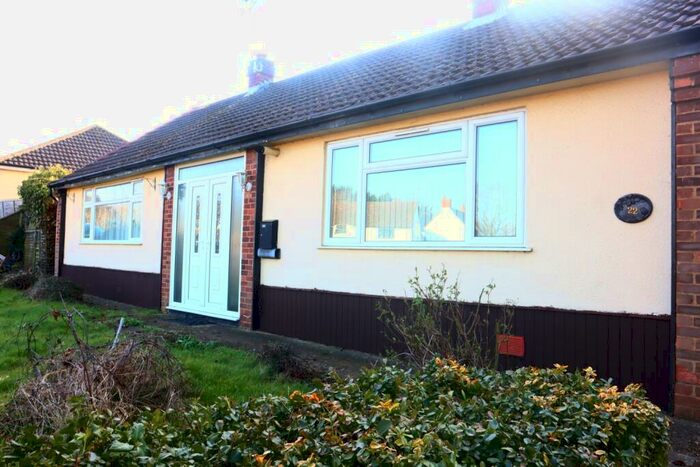 3 Bedroom Detached Bungalow To Rent In Stoke Road, Bletchley, Milton Keynes, MK2