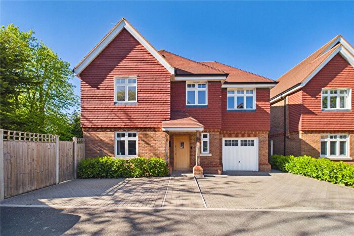 5 Bedroom Detached House For Sale In Astor Gardens, Horley, Surrey, RH6