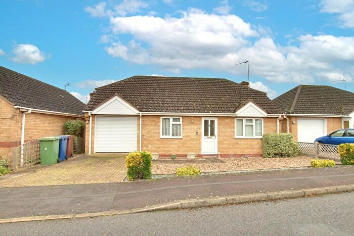 3 Bedroom Detached Bungalow For Sale In Linden Drive, Chatteris, PE16