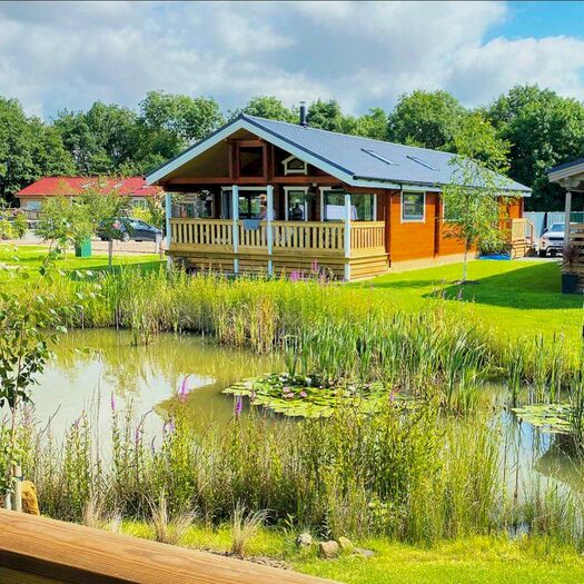 2 Bedroom Lodge For Sale In Frisby Lakes Lodge Park, Melton Mowbray, Leicestershire, LE14