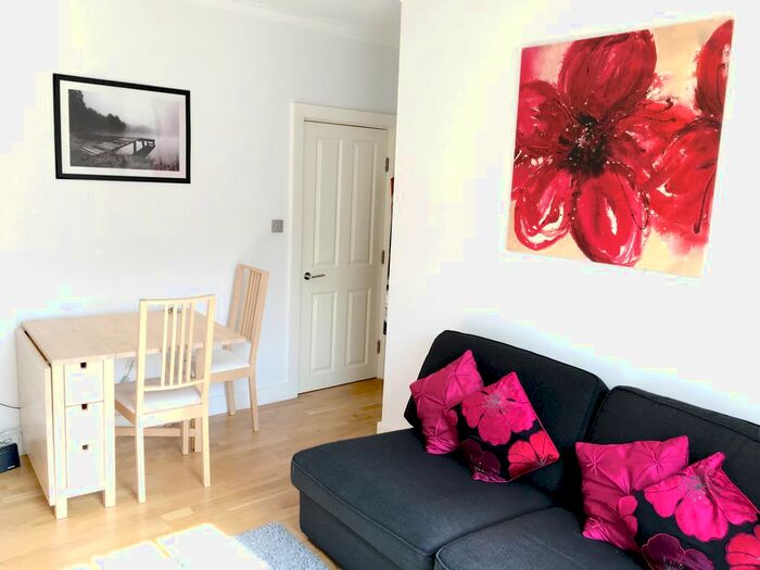 1 Bedroom Flat To Rent In Wells Street, London, W1T