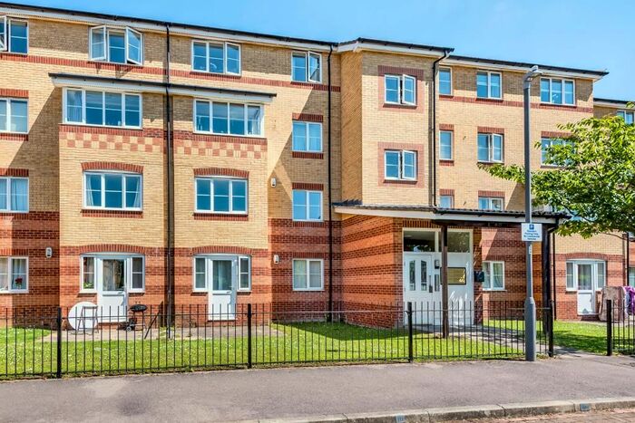 1 Bedroom Flat To Rent In Princes Gate, High Wycombe, HP13