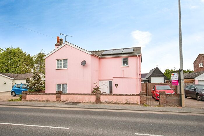 3 Bedroom Detached House For Sale In Ipswich Road, Colchester, CO4