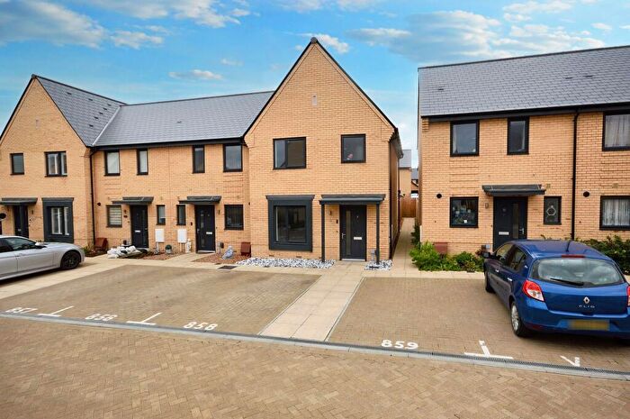 3 Bedroom Semi Detached House For Sale In Moggridge Close, Folkestone, CT20