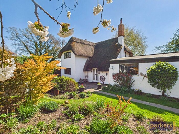 3 Bedroom Detached House For Sale In Poplar Lane, Hurst, Reading, RG10