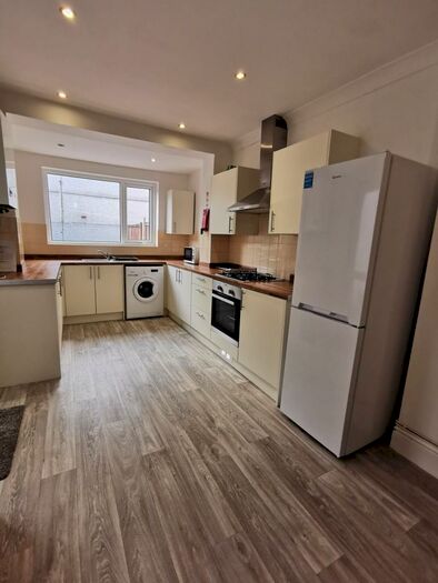 4 Bedroom House To Rent In Rhyddings Terrace, Brynmill, Swansea, SA2