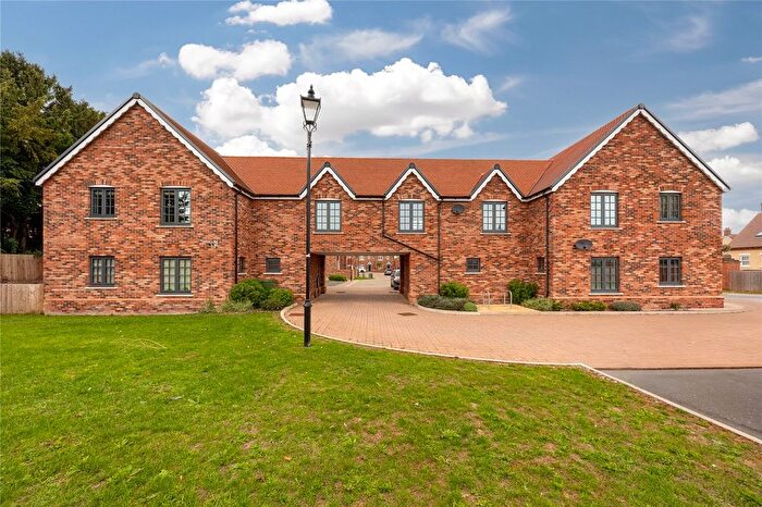 2 Bedroom Flat For Sale In Orchard Drive, Kempston, Bedford, Bedfordshire, MK42