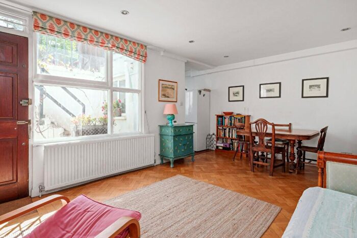 1 Bedroom Apartment To Rent In Hemingford Road, London, N1