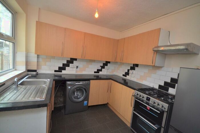 3 Bedroom Terraced House To Rent In Mitcham Road, Croydon, CR0
